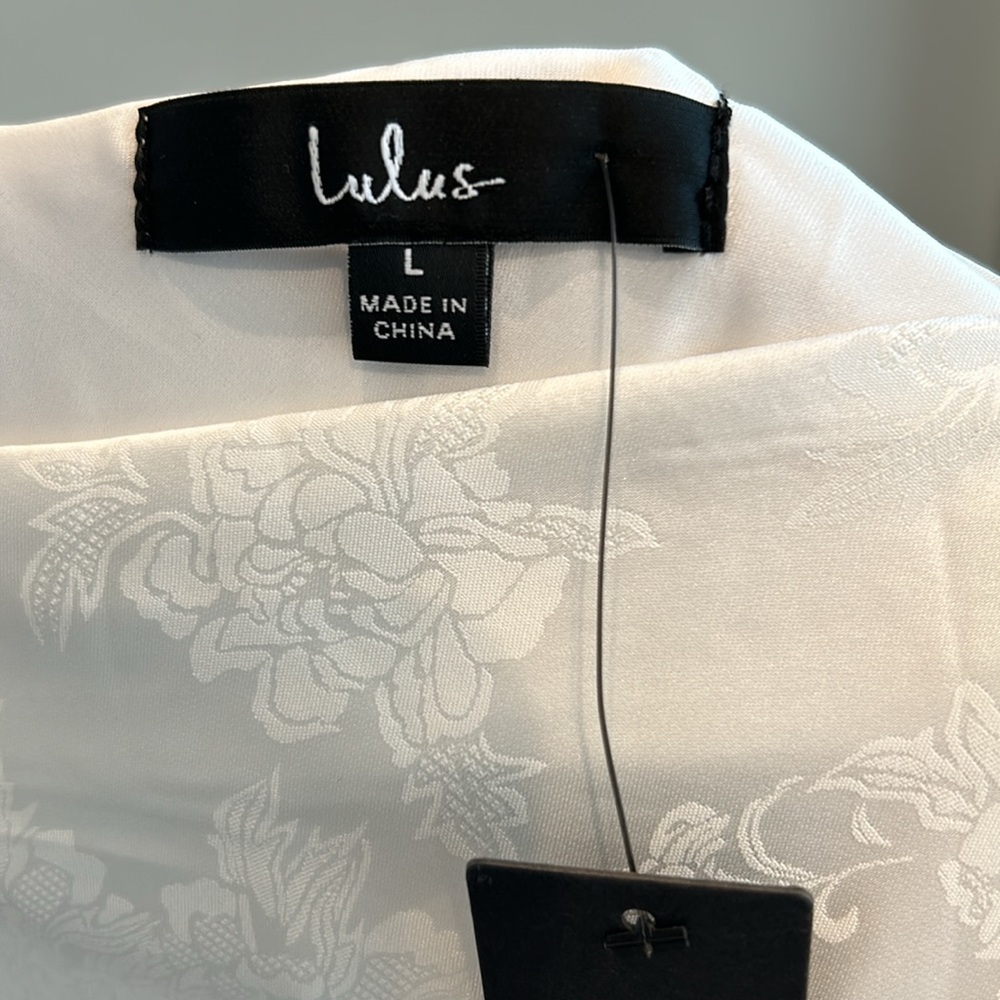 Lulus maxi floral skirt. Beautiful! White lined. Size L - Picture 7 of 7